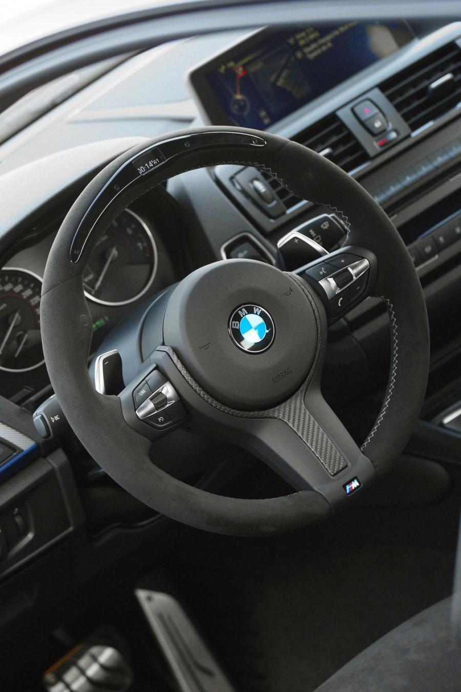  BMW M235i Track Edition 2014 года  (фото 25 из 30)